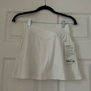 lululemon v waist mid rise tennis skirt - us 2